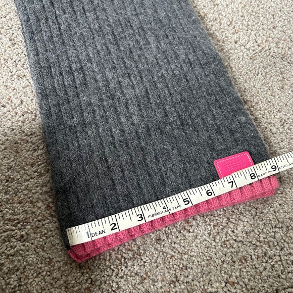 Authentic Coach Wool and Cashmere Scarf - Picture 5 of 5